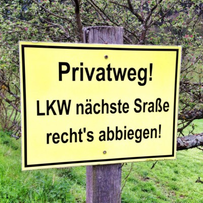 Privatweg rechts abbiegen